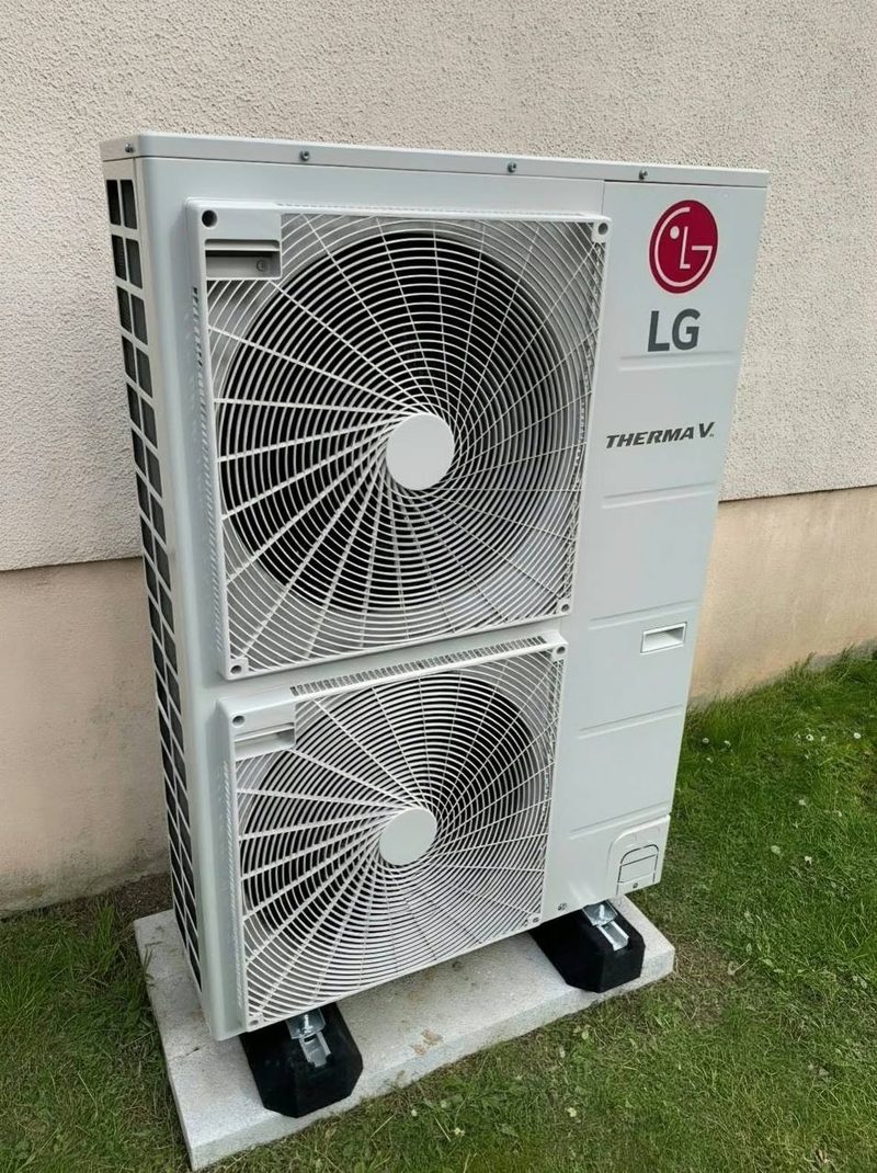 Pompe à chaleur air/eau installée à l’extérieur